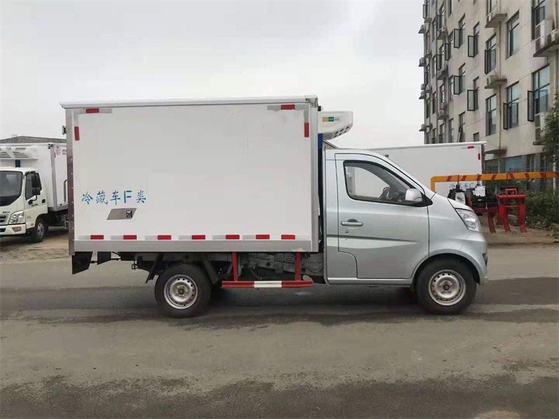 长安2.68米单轮小型冷藏车