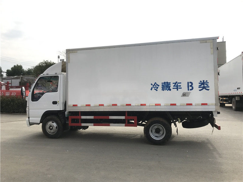 五十铃100P蓝牌冷藏车