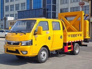 东风途逸蓝牌70k防撞缓冲车